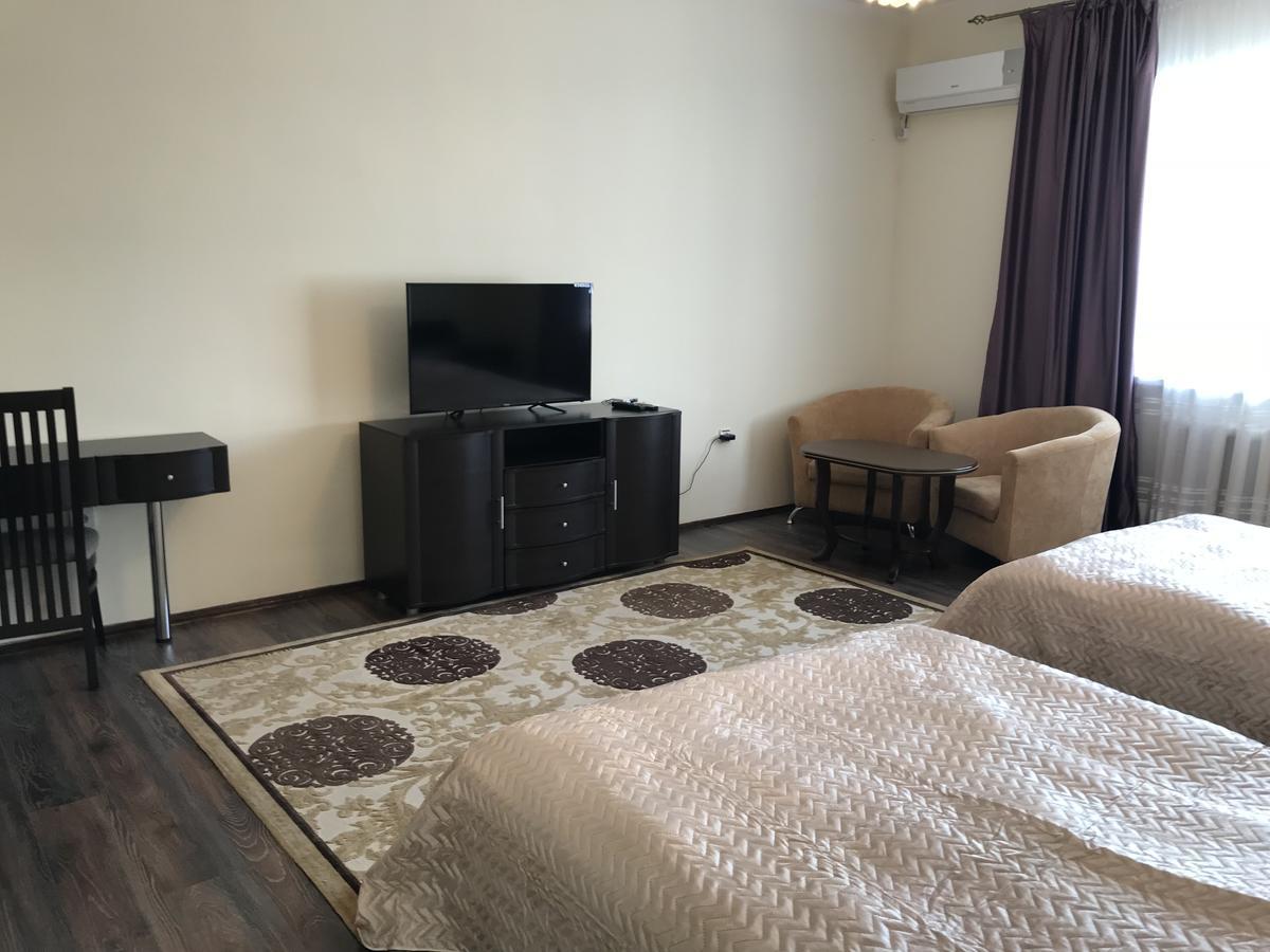 Saltanat Hotel Taldykorgan Buitenkant foto